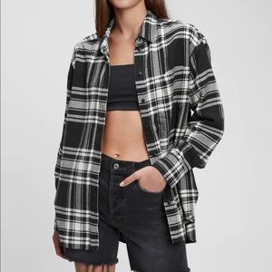 Gap Woman’s Oversized Flannel Shirt Size Small